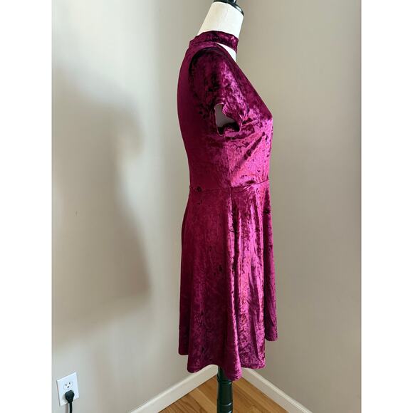 Temt Collection Burgundy Crushed Velvet Wrap Dress Size M Whimsygoth Fairycore - Picture 3 of 8